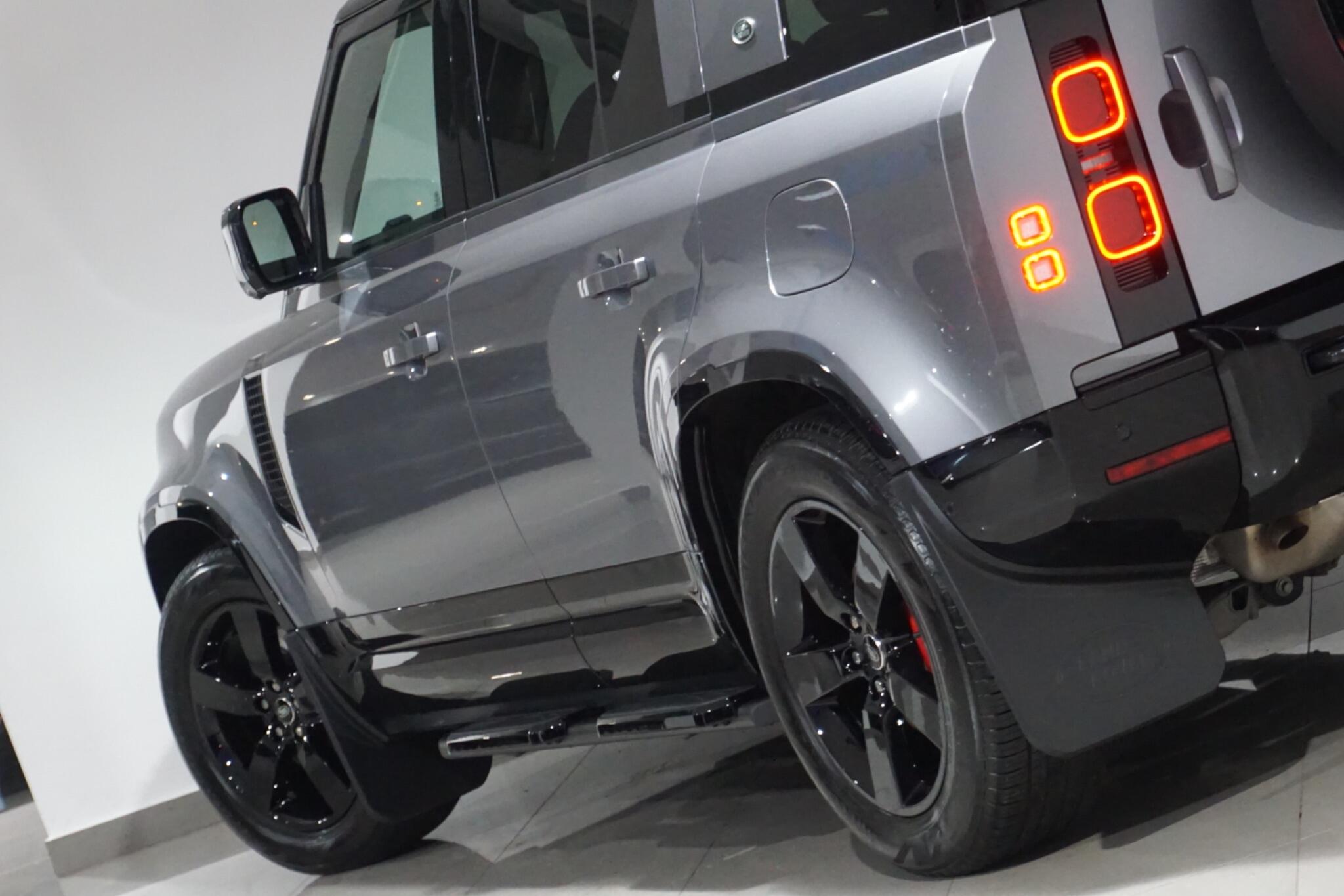 Land Rover Defender 110 2.0 P400e 15.4kWh X-Dynamic HSE SUV 5dr Petrol Plug-in Hybrid Auto 4WD Euro 6 (s/s) (404 ps)